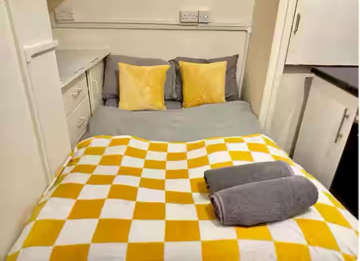 Regents Park Private With Kitchen * London