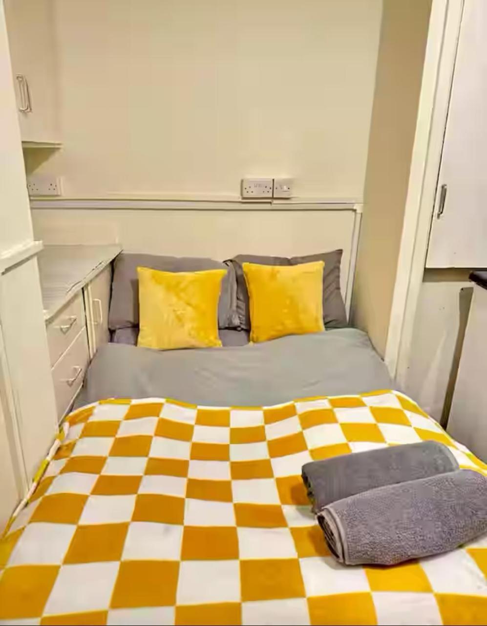 Homestay Regents Park Private With Kitchen